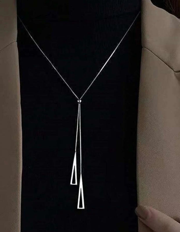 Colar Triângulo Prateado
