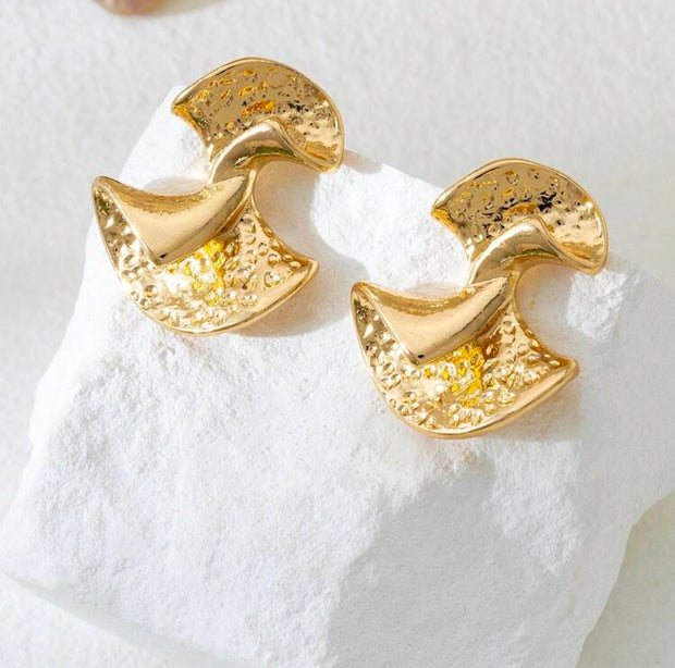 Brinco Curve Dourado