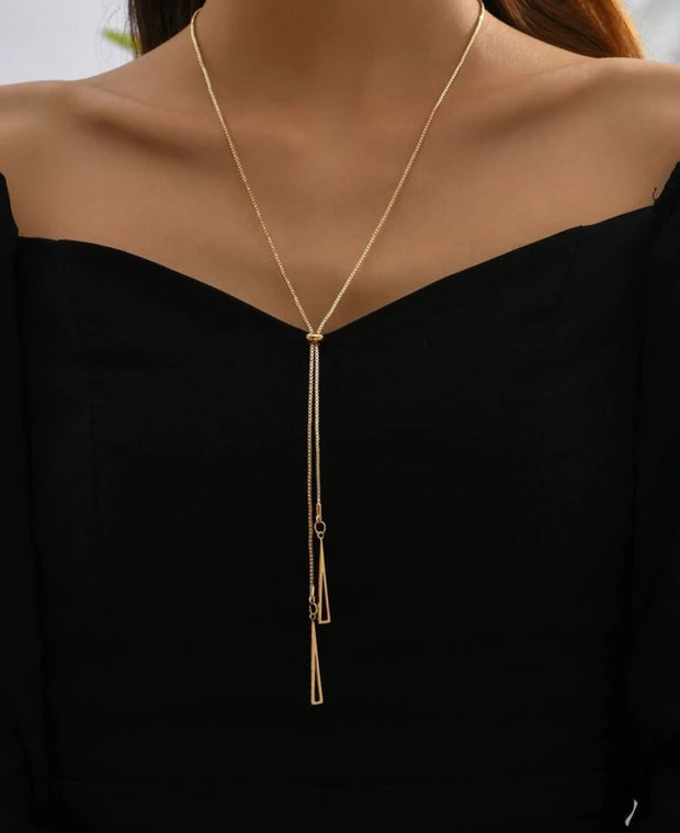 Colar Triângulo Dourado