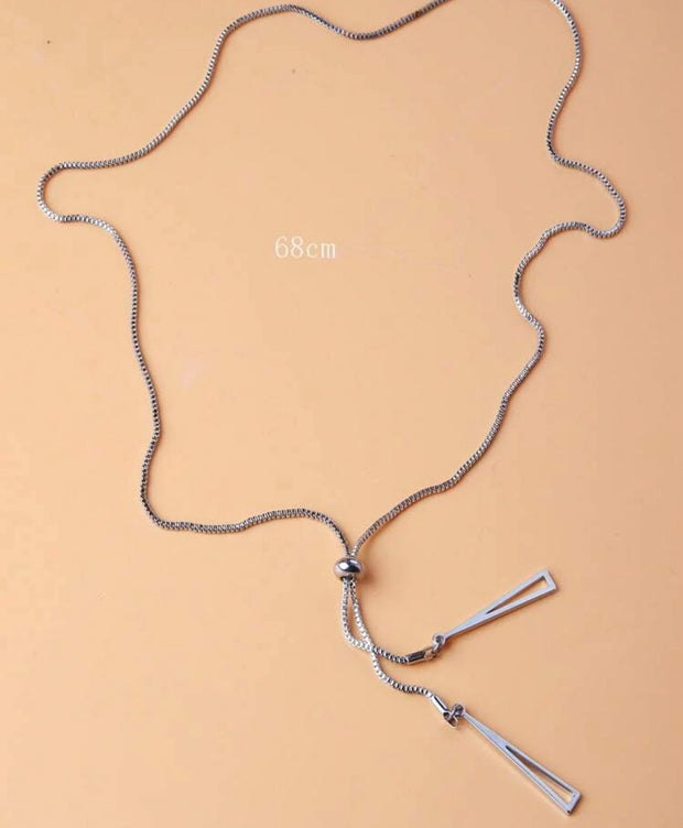 Colar Triângulo Prateado